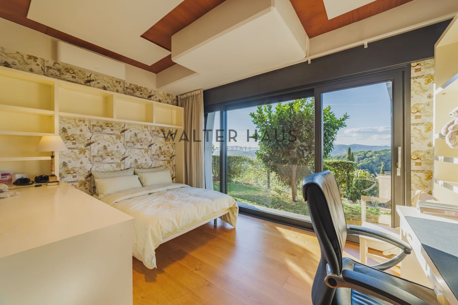 6 bedroom Villa for sale in Lloret de Mar with pool - € 1,990,000 (Ref: 8624396)