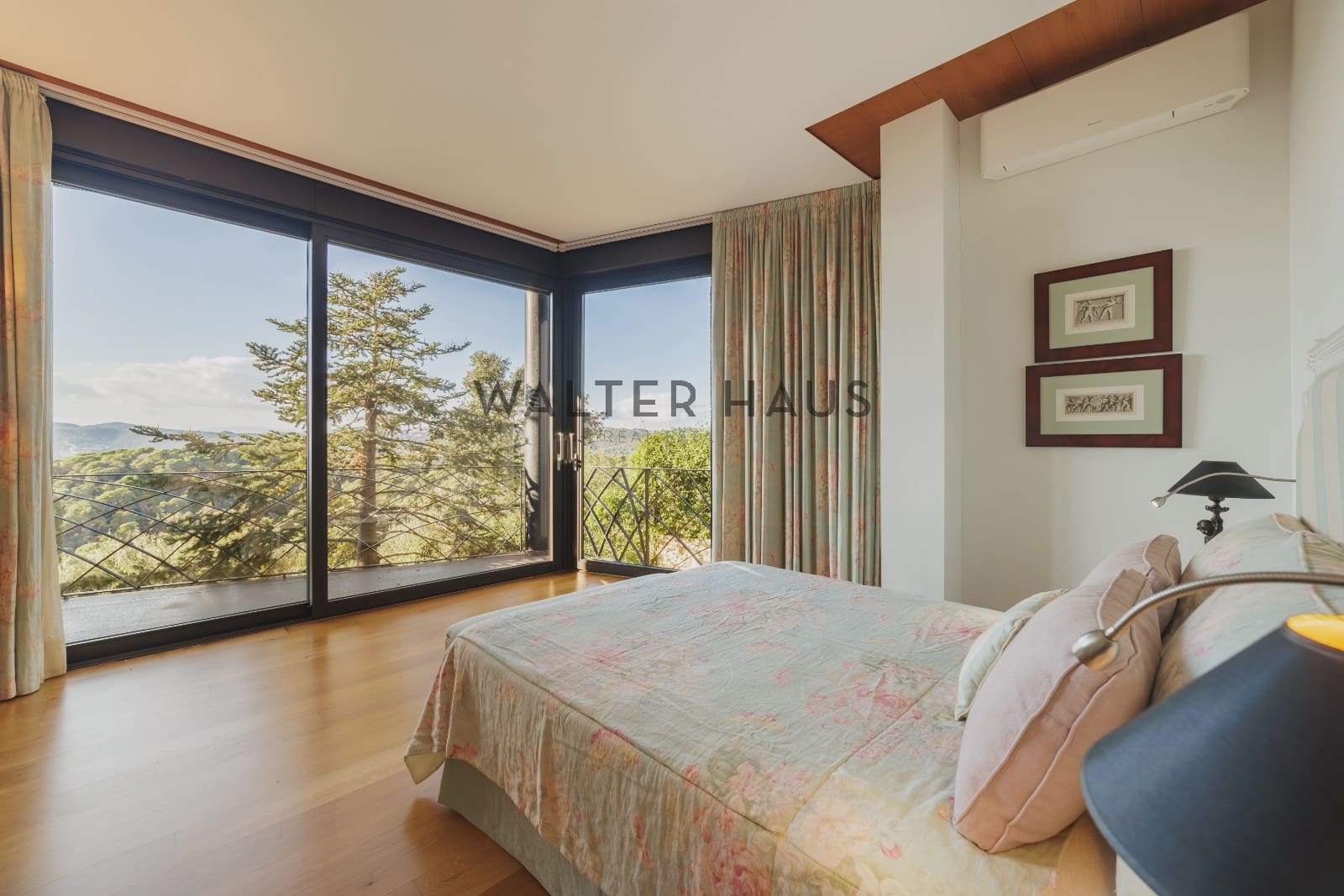 6 bedroom Villa for sale in Lloret de Mar with pool - € 1,990,000 (Ref: 8624396)