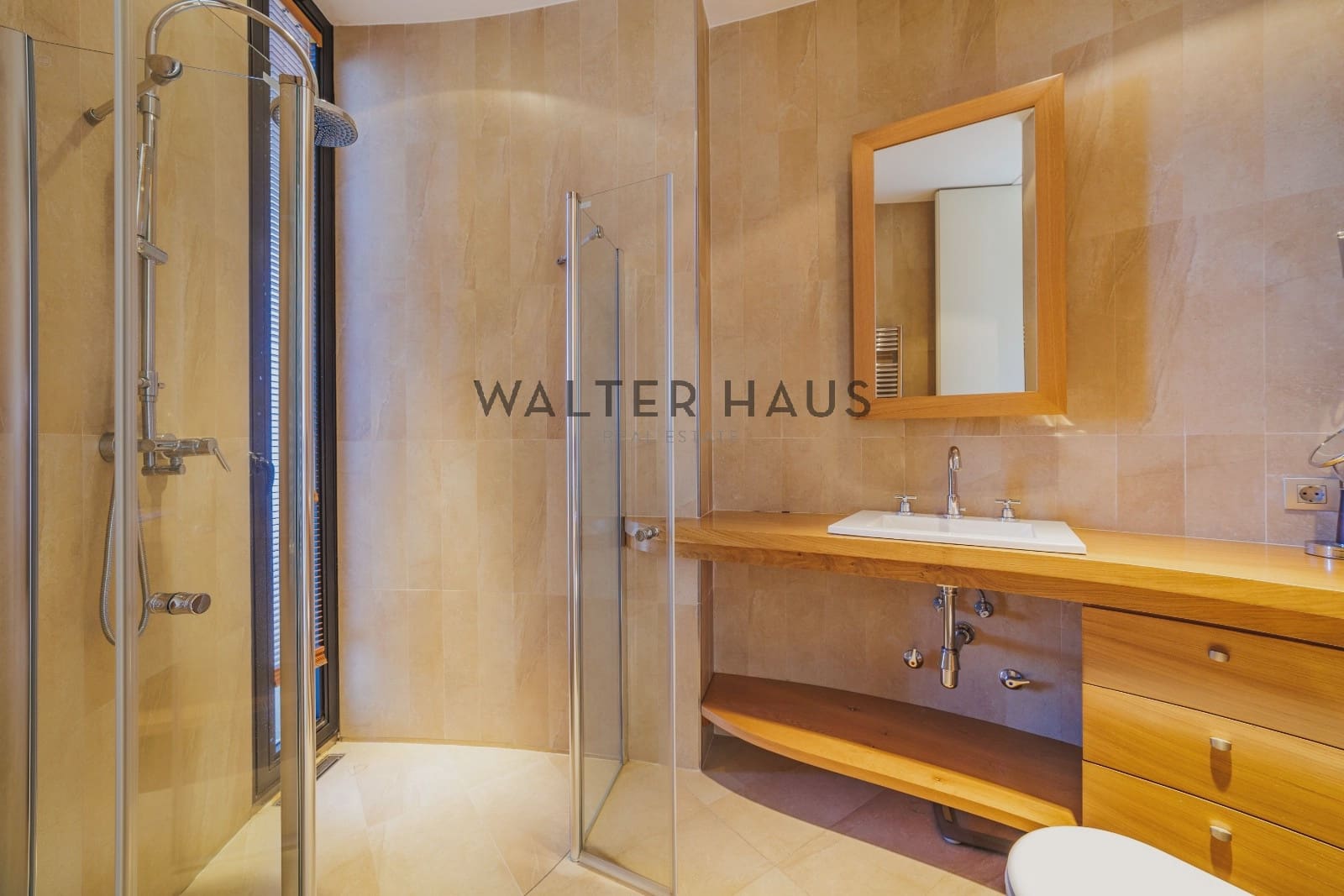 6 bedroom Villa for sale in Lloret de Mar with pool - € 1,990,000 (Ref: 8624396)