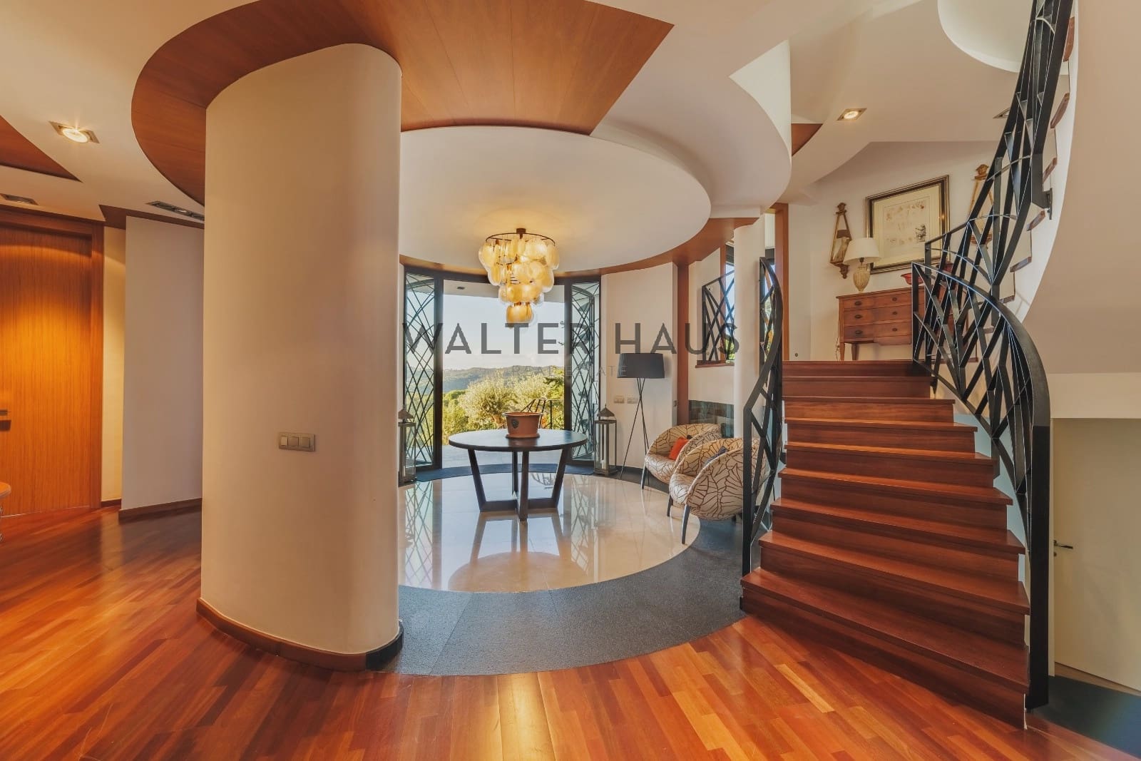 6 bedroom Villa for sale in Lloret de Mar with pool - € 1,990,000 (Ref: 8624396)