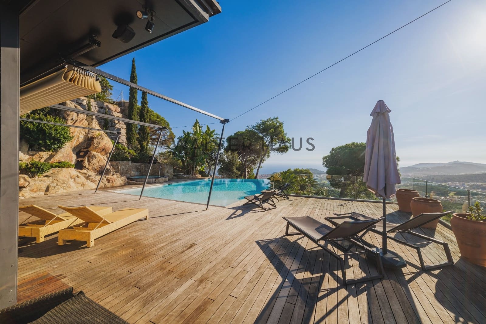 6 bedroom Villa for sale in Lloret de Mar with pool - € 1,990,000 (Ref: 8624396)