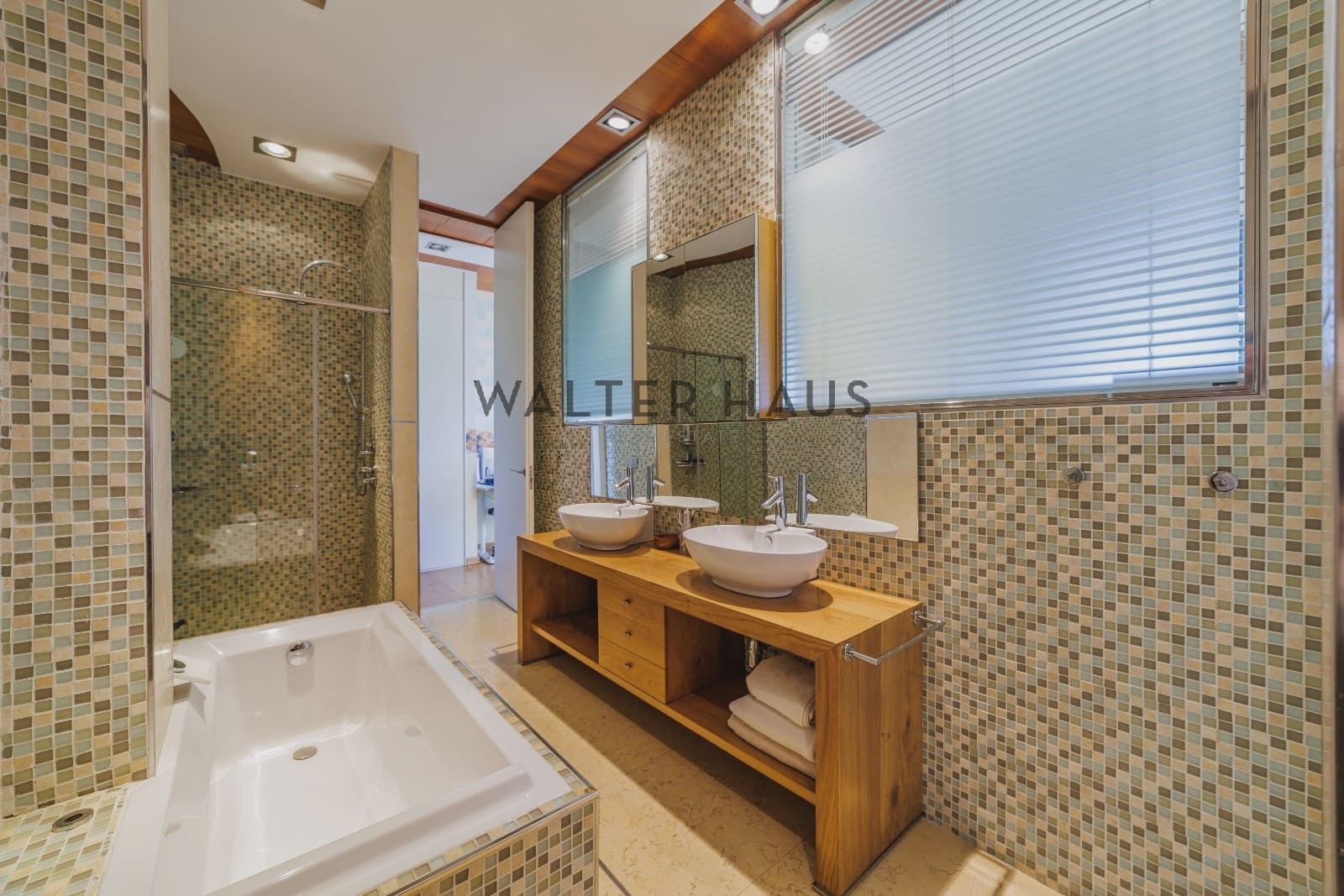 6 bedroom Villa for sale in Lloret de Mar with pool - € 1,990,000 (Ref: 8624396)