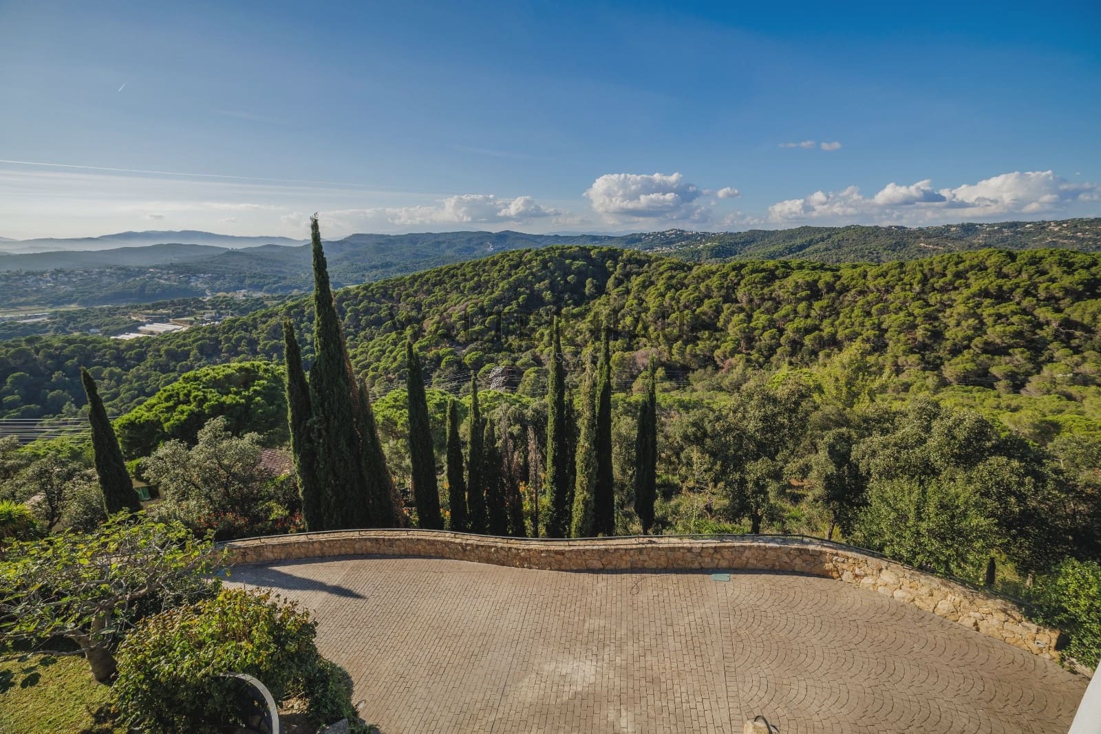 6 bedroom Villa for sale in Lloret de Mar with pool - € 1,990,000 (Ref: 8624396)