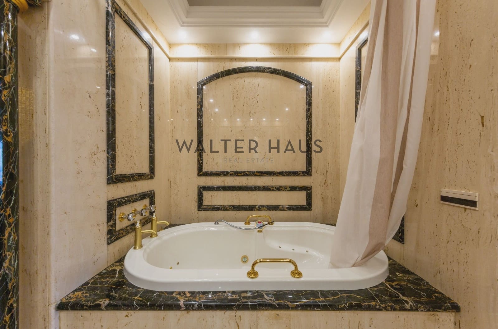 3 soveværelse Lejlighed til salg i Barcelona by - € 1.900.000 (Ref: 8626107)