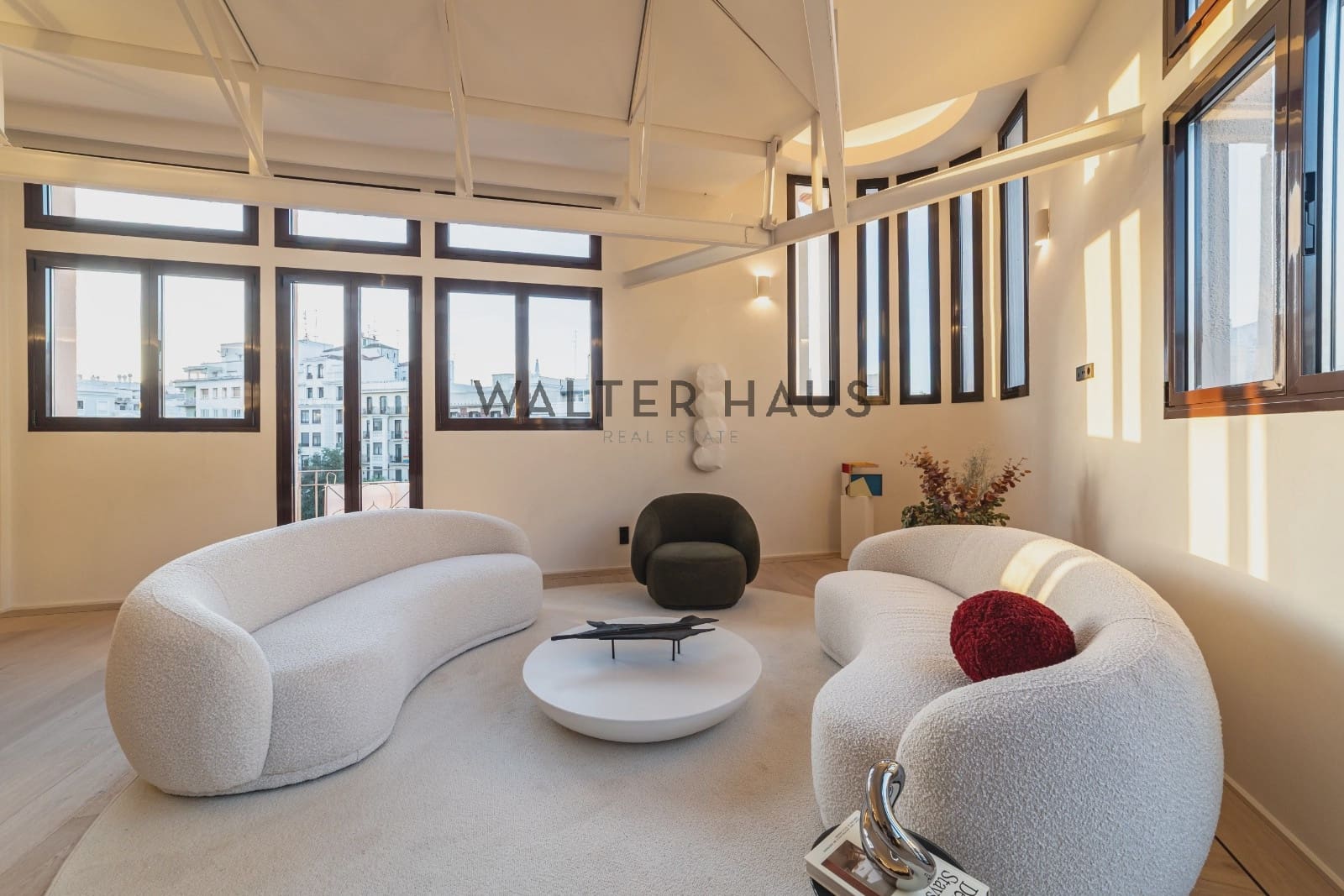 4 soveværelse Lejlighed til salg i Madrid by med swimmingpool - € 3.790.000 (Ref: 8655753)