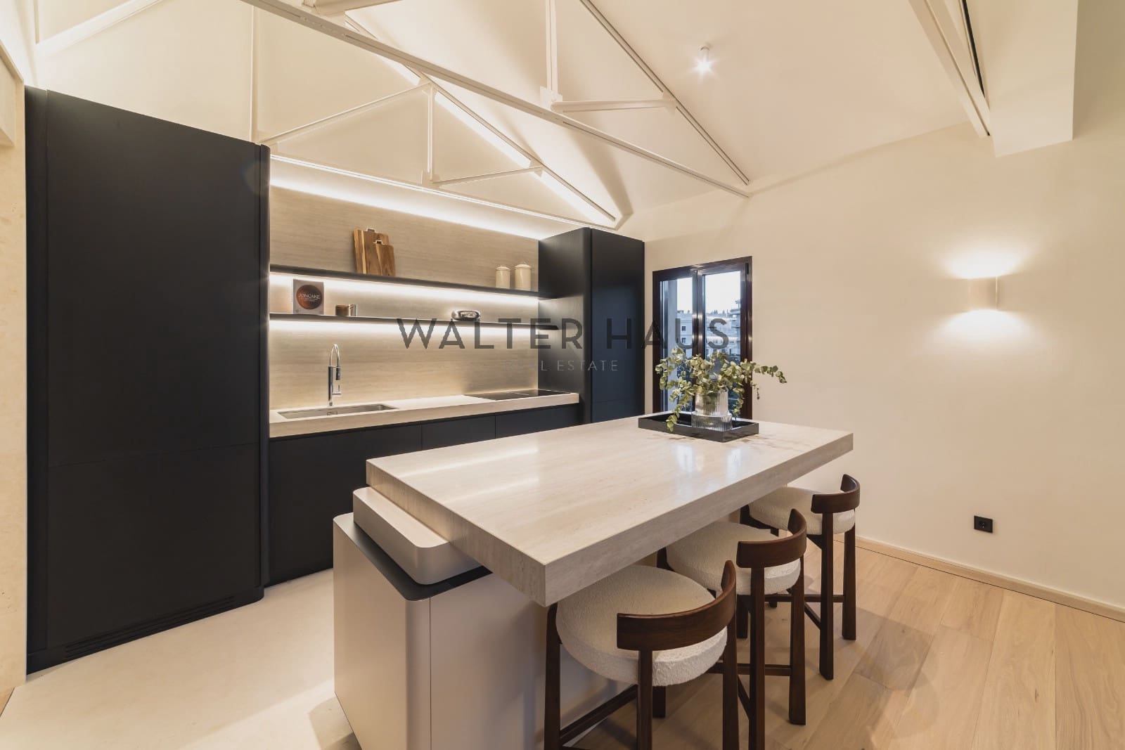 4 soveværelse Lejlighed til salg i Madrid by med swimmingpool - € 3.790.000 (Ref: 8655753)