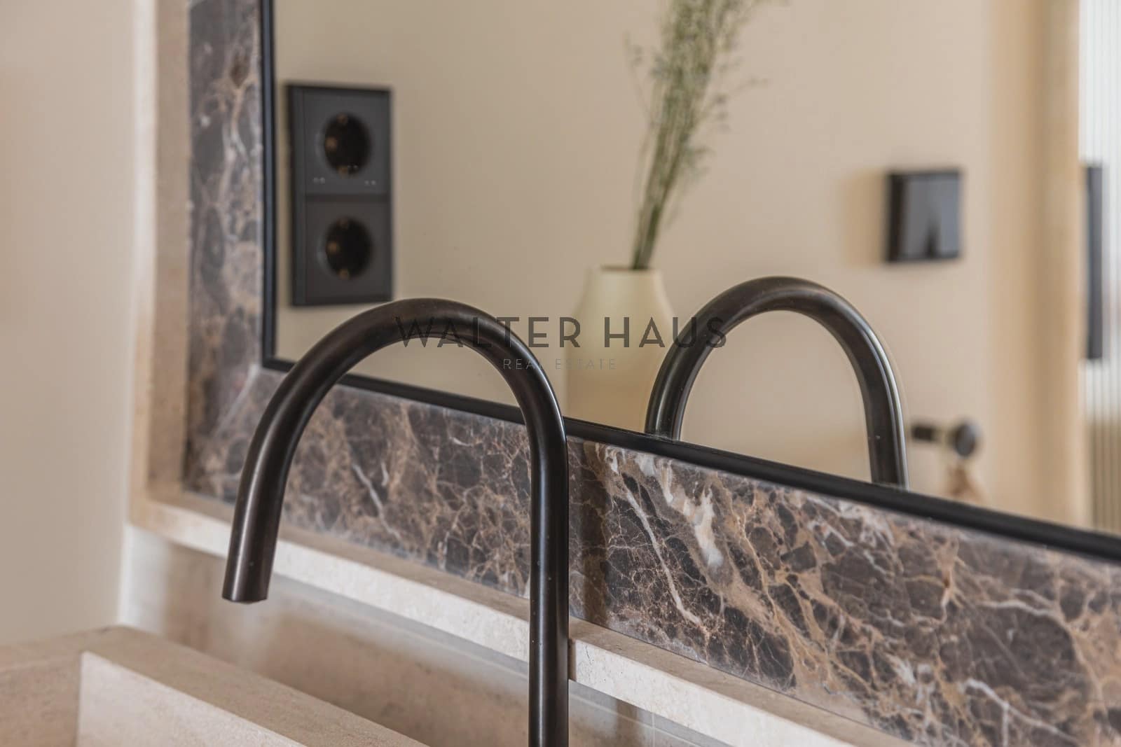 4 soveværelse Lejlighed til salg i Madrid by med swimmingpool - € 3.790.000 (Ref: 8655753)