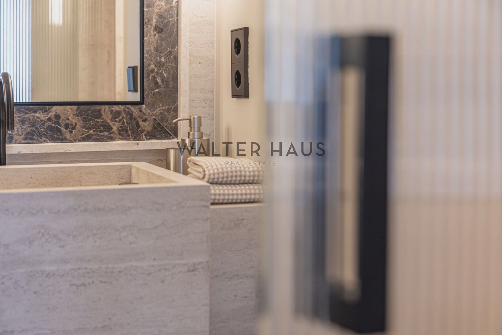 4 soveværelse Lejlighed til salg i Madrid by med swimmingpool - € 3.790.000 (Ref: 8655753)