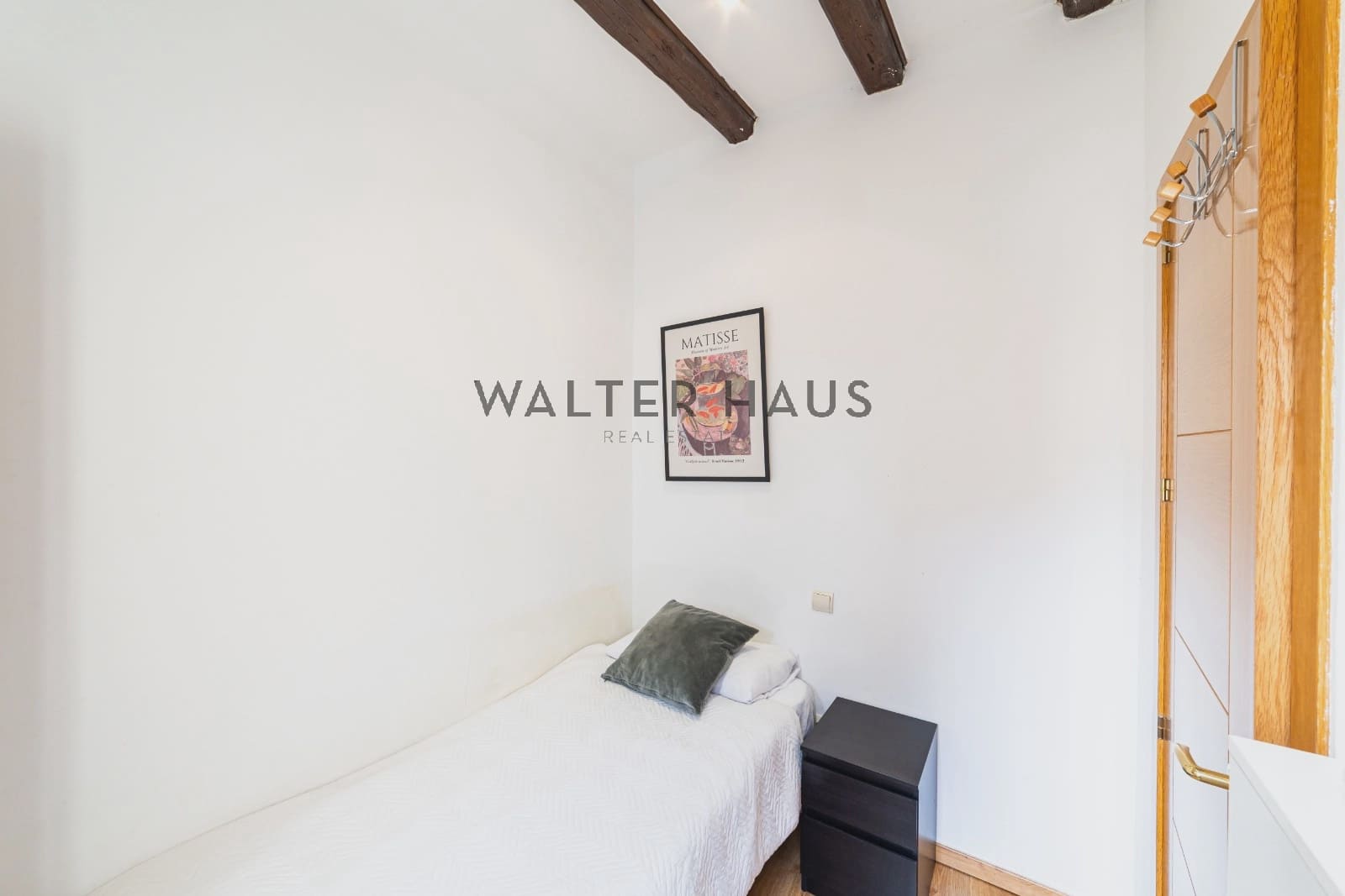 2 bedroom Penthouse for sale in Madrid city with pool - € 1,150,000 (Ref: 8688547)