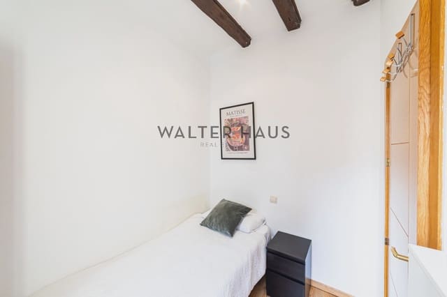 2 bedroom Penthouse for sale in Universidad, Madrid city with pool - € 1,150,000 (Ref: 8688547)