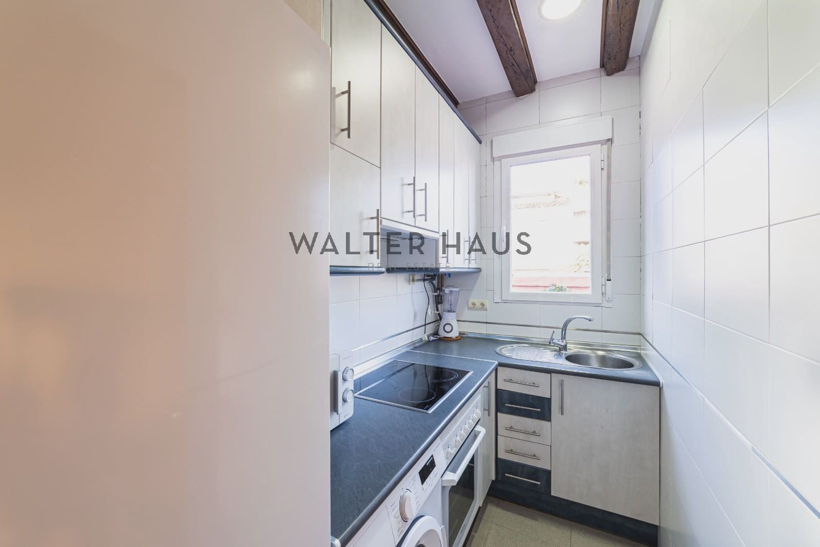 2 bedroom Penthouse for sale in Madrid city with pool - € 1,150,000 (Ref: 8688547)