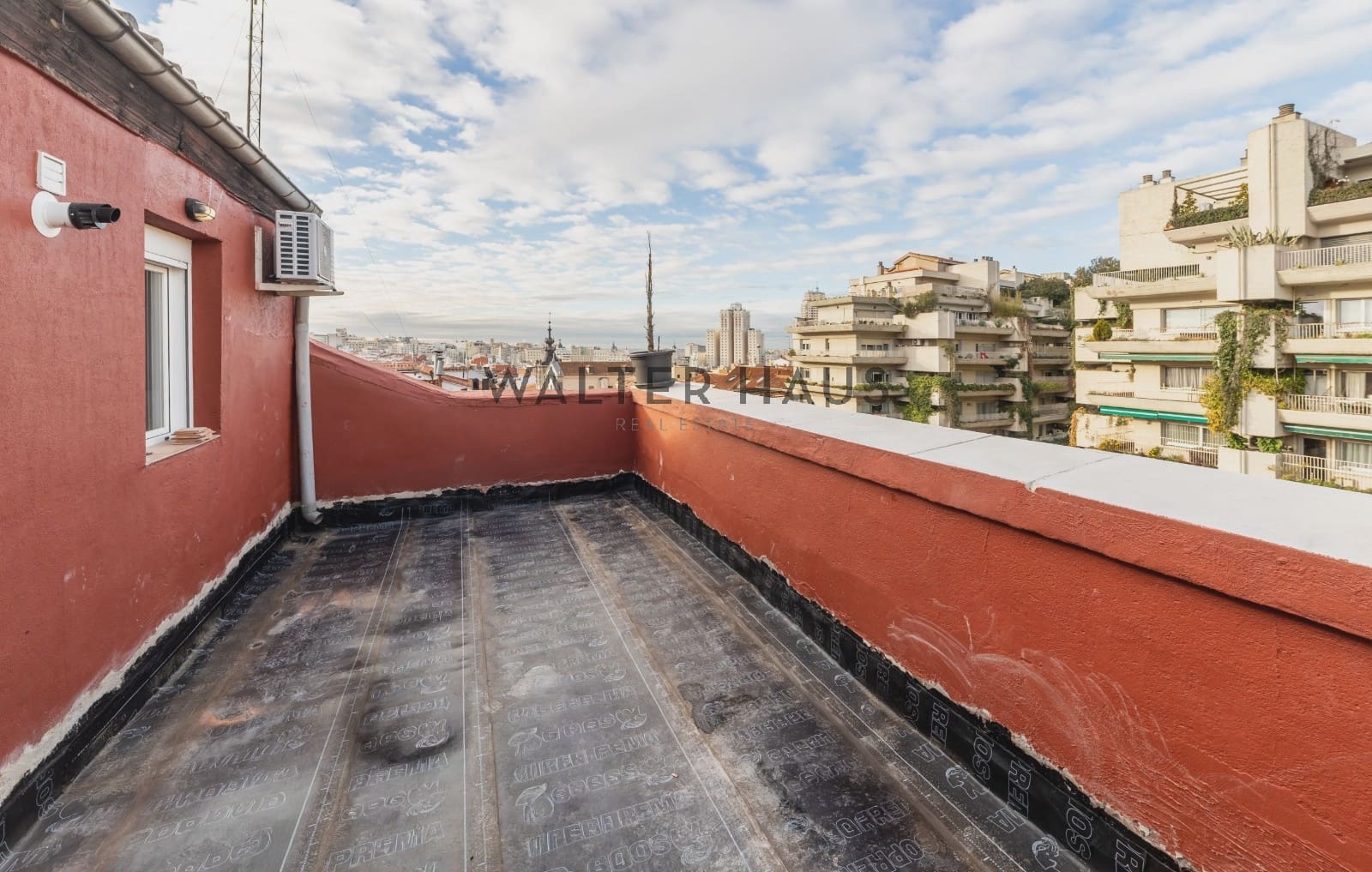 2 bedroom Penthouse for sale in Madrid city with pool - € 1,150,000 (Ref: 8688547)