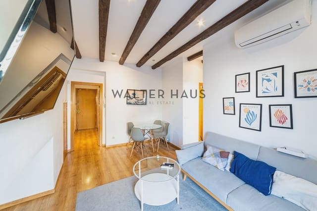 2 bedroom Penthouse for sale in Universidad, Madrid city with pool - € 1,150,000 (Ref: 8688547)