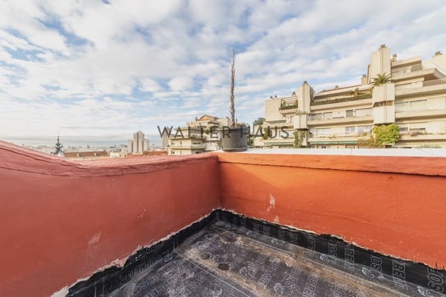 2 bedroom Penthouse for sale in Universidad, Madrid city with pool - € 1,150,000 (Ref: 8688547)
