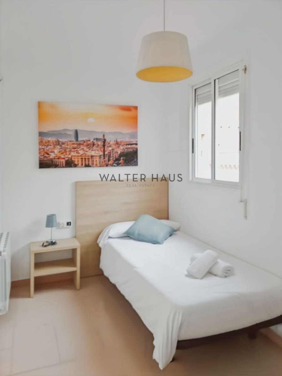 2 quarto Penthouse para arrendar em Barcelona cidade - 1 590 € (Ref: 8690427)