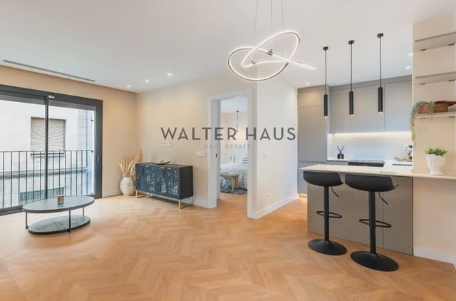 2 bedroom Flat for sale in Sants, Barcelona city - € 649,000 (Ref: 8690705)