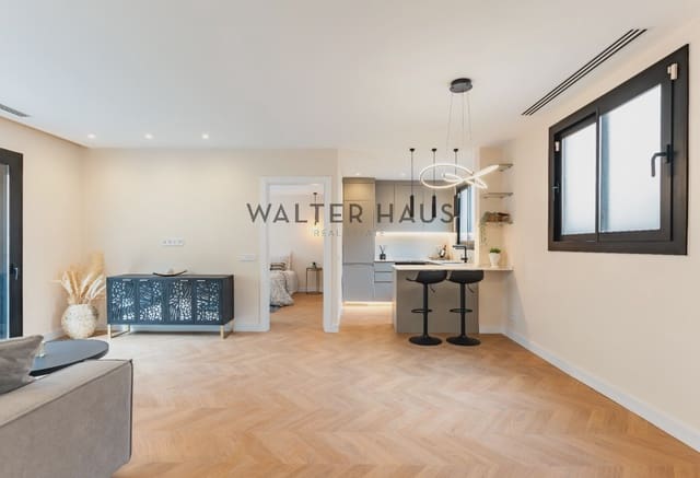 2 bedroom Flat for sale in Sants, Barcelona city - € 649,000 (Ref: 8690705)