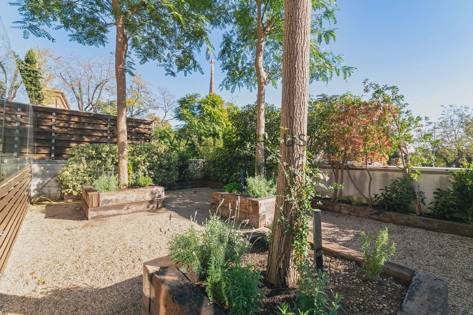 4 soveværelse Villa til salg i Barcelona by med swimmingpool - € 1.950.000 (Ref: 8692136)