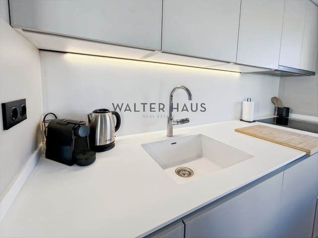 2 soveværelse Lejlighed til leje i El Poblenou, Barcelona by med swimmingpool - € 3.950 (Ref: 8695831)