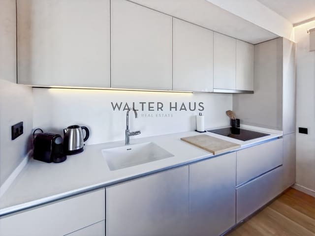 2 soveværelse Lejlighed til leje i El Poblenou, Barcelona by med swimmingpool - € 3.950 (Ref: 8695831)