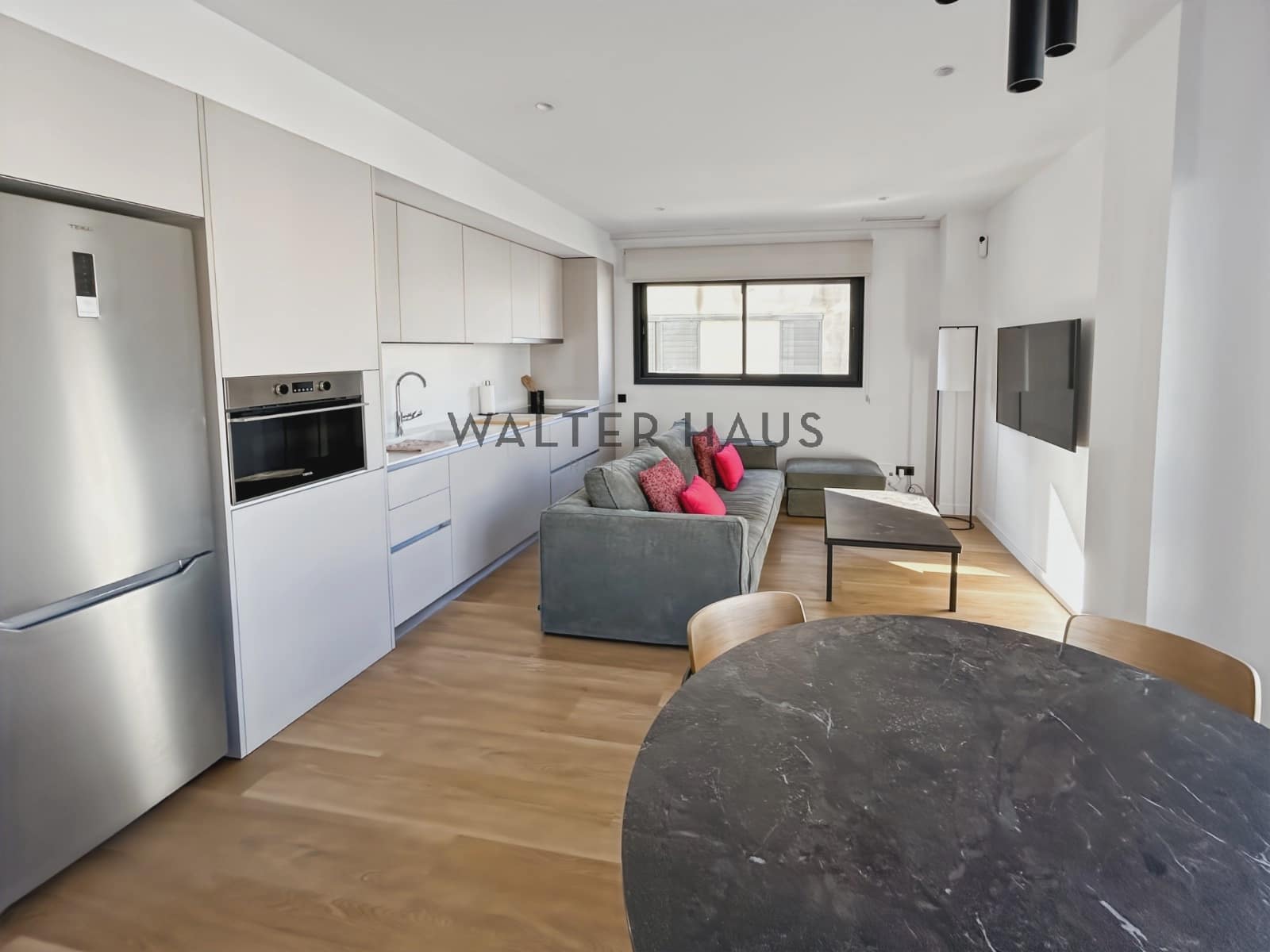 2 soverom Leilighet til leie i Barcelona by med svømmebasseng - € 3 950 (Ref: 8695831)