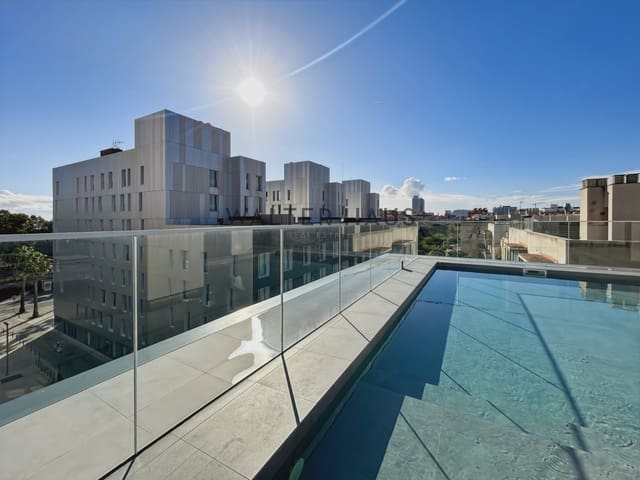 2 bedroom Flat for rent in El Poblenou, Barcelona city with pool - € 3,950 (Ref: 8695831)