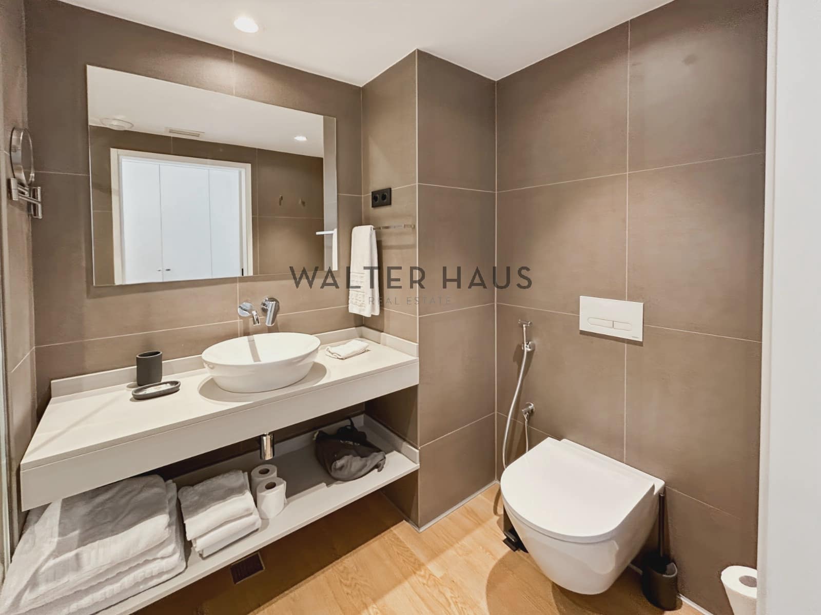 2 soverom Leilighet til leie i Barcelona by med svømmebasseng - € 3 950 (Ref: 8695831)