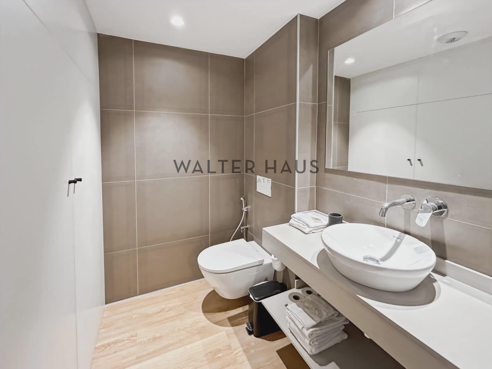 3 soveværelse Lejlighed til leje i Barcelona by med swimmingpool - € 4.700 (Ref: 8697216)