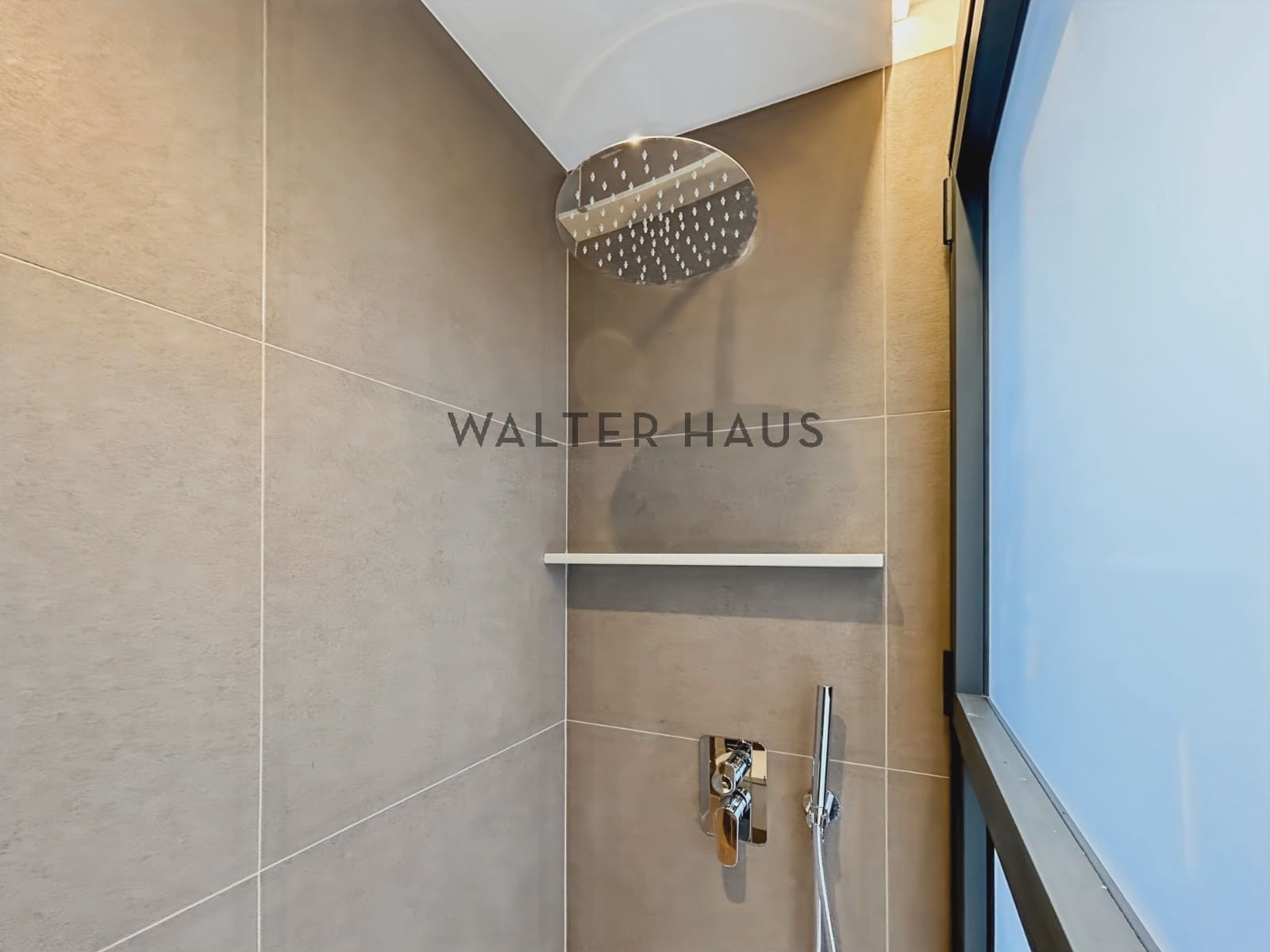 3 soveværelse Lejlighed til leje i Barcelona by med swimmingpool - € 4.700 (Ref: 8697216)