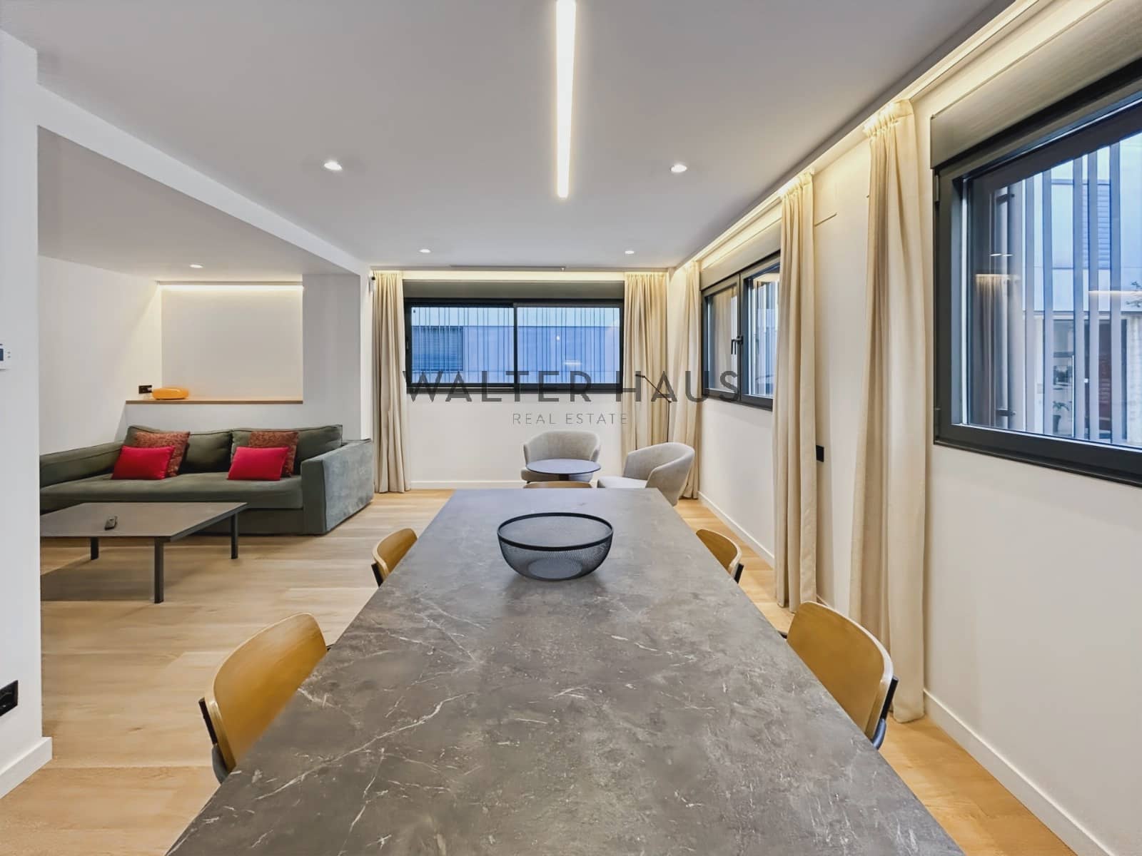 3 soveværelse Lejlighed til leje i Barcelona by med swimmingpool - € 4.700 (Ref: 8697216)