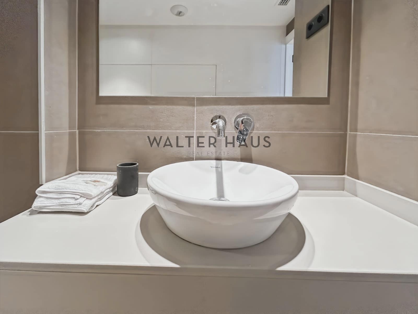 3 soveværelse Lejlighed til leje i Barcelona by med swimmingpool - € 4.700 (Ref: 8697216)