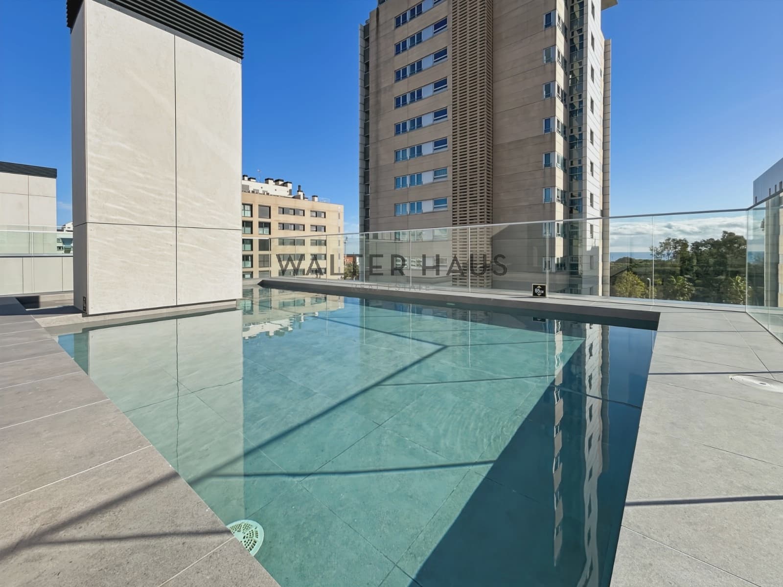 3 soveværelse Lejlighed til leje i Barcelona by med swimmingpool - € 4.700 (Ref: 8697216)