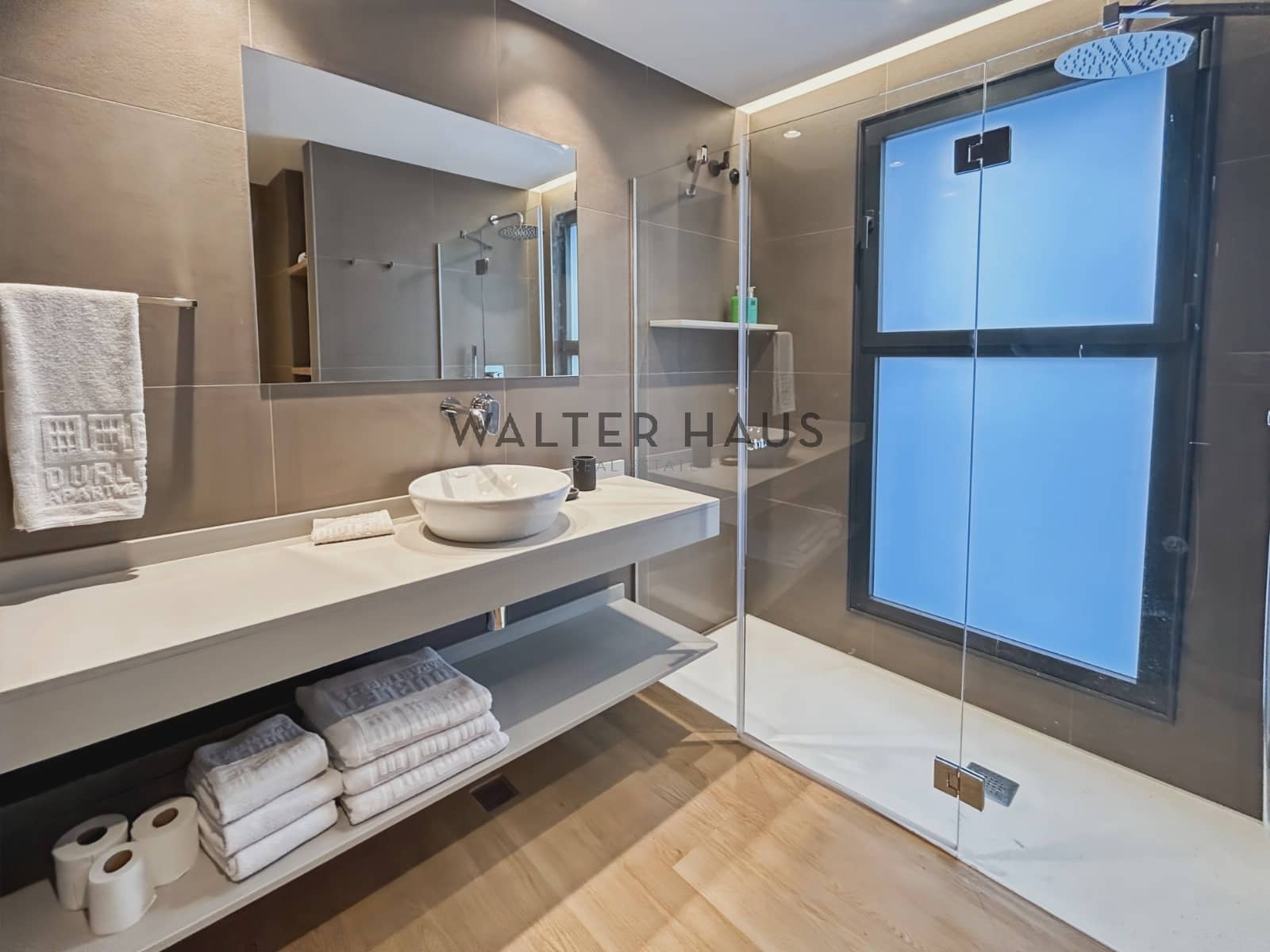 3 soveværelse Lejlighed til leje i Barcelona by med swimmingpool - € 4.700 (Ref: 8697216)