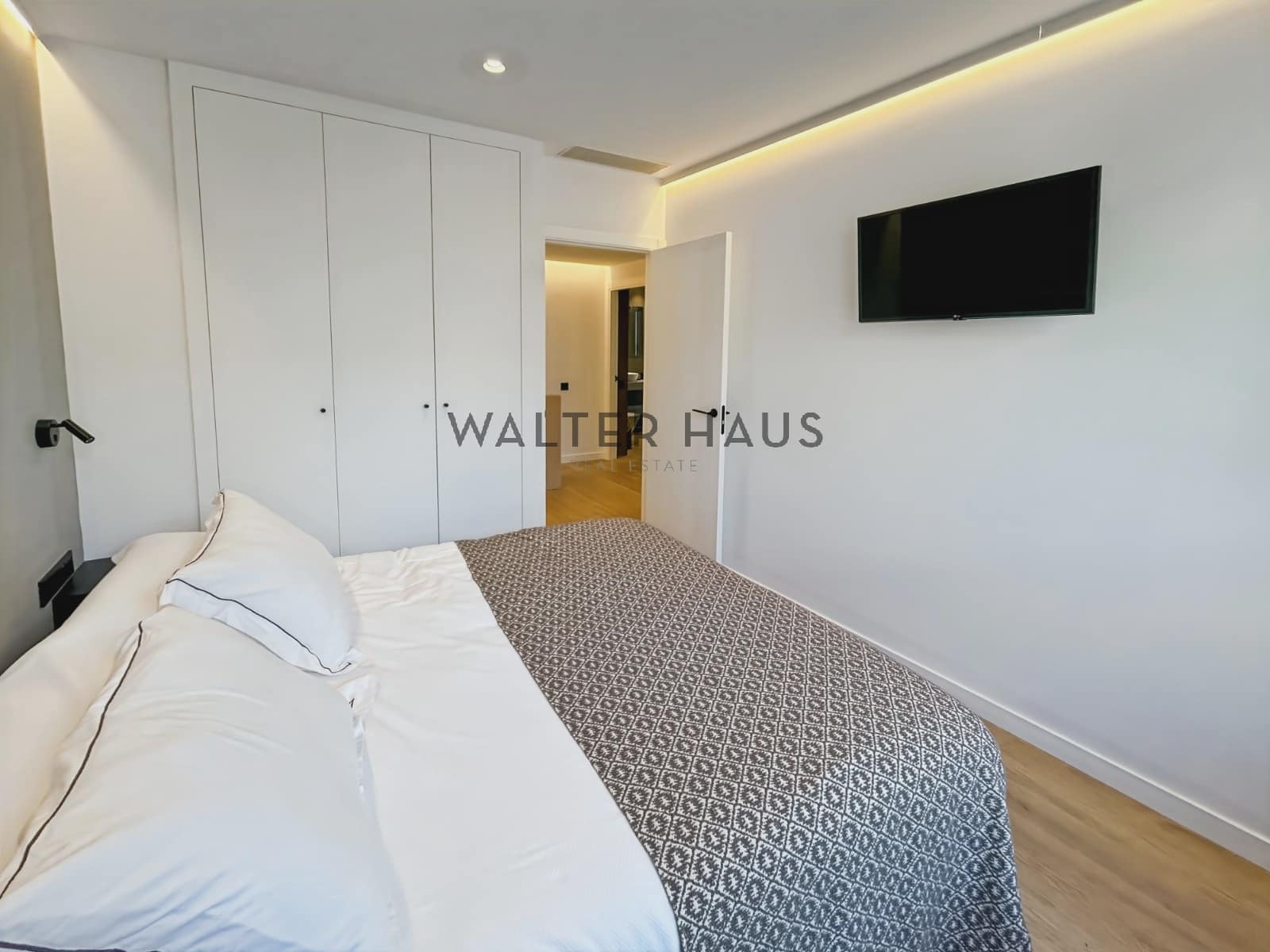 3 soveværelse Lejlighed til leje i Barcelona by med swimmingpool - € 4.700 (Ref: 8697216)