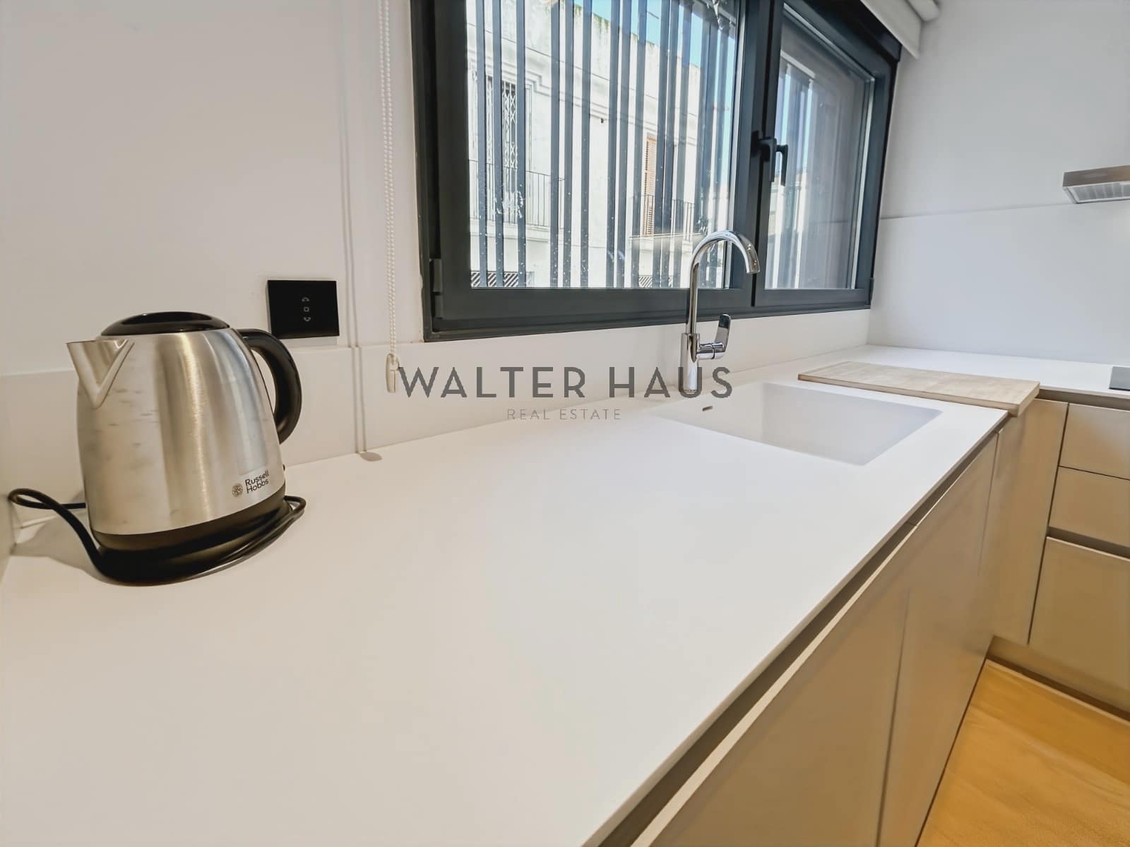 3 soveværelse Lejlighed til leje i Barcelona by med swimmingpool - € 4.700 (Ref: 8697216)