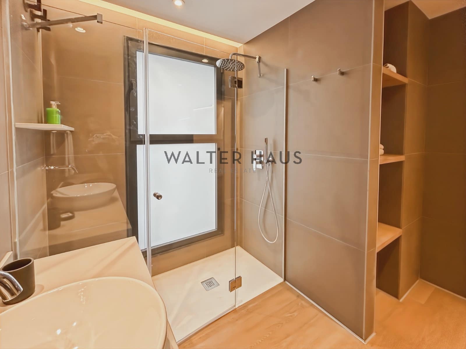 3 soveværelse Lejlighed til leje i Barcelona by med swimmingpool - € 4.700 (Ref: 8697216)