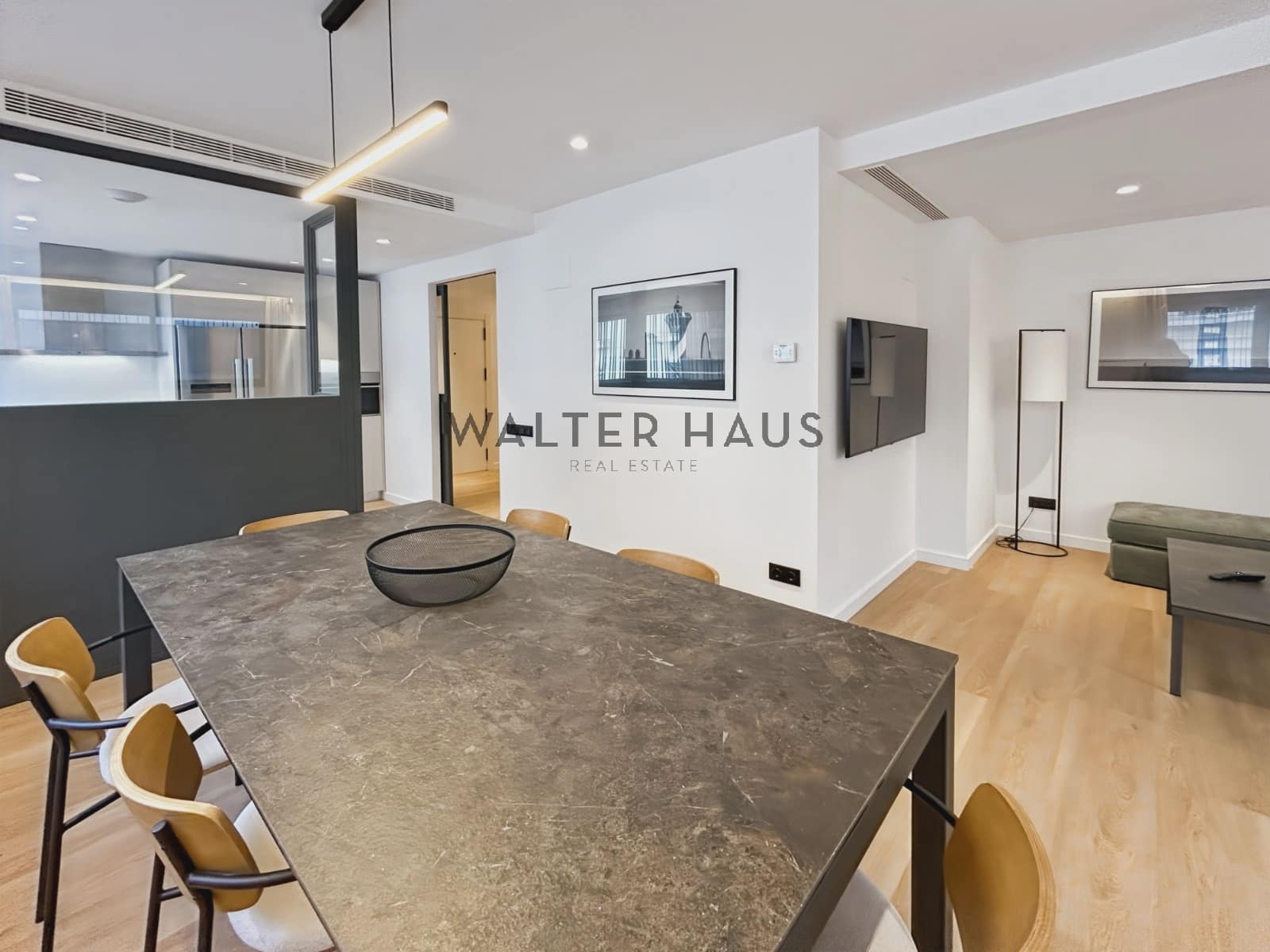 3 soveværelse Lejlighed til leje i Barcelona by med swimmingpool - € 4.700 (Ref: 8697216)