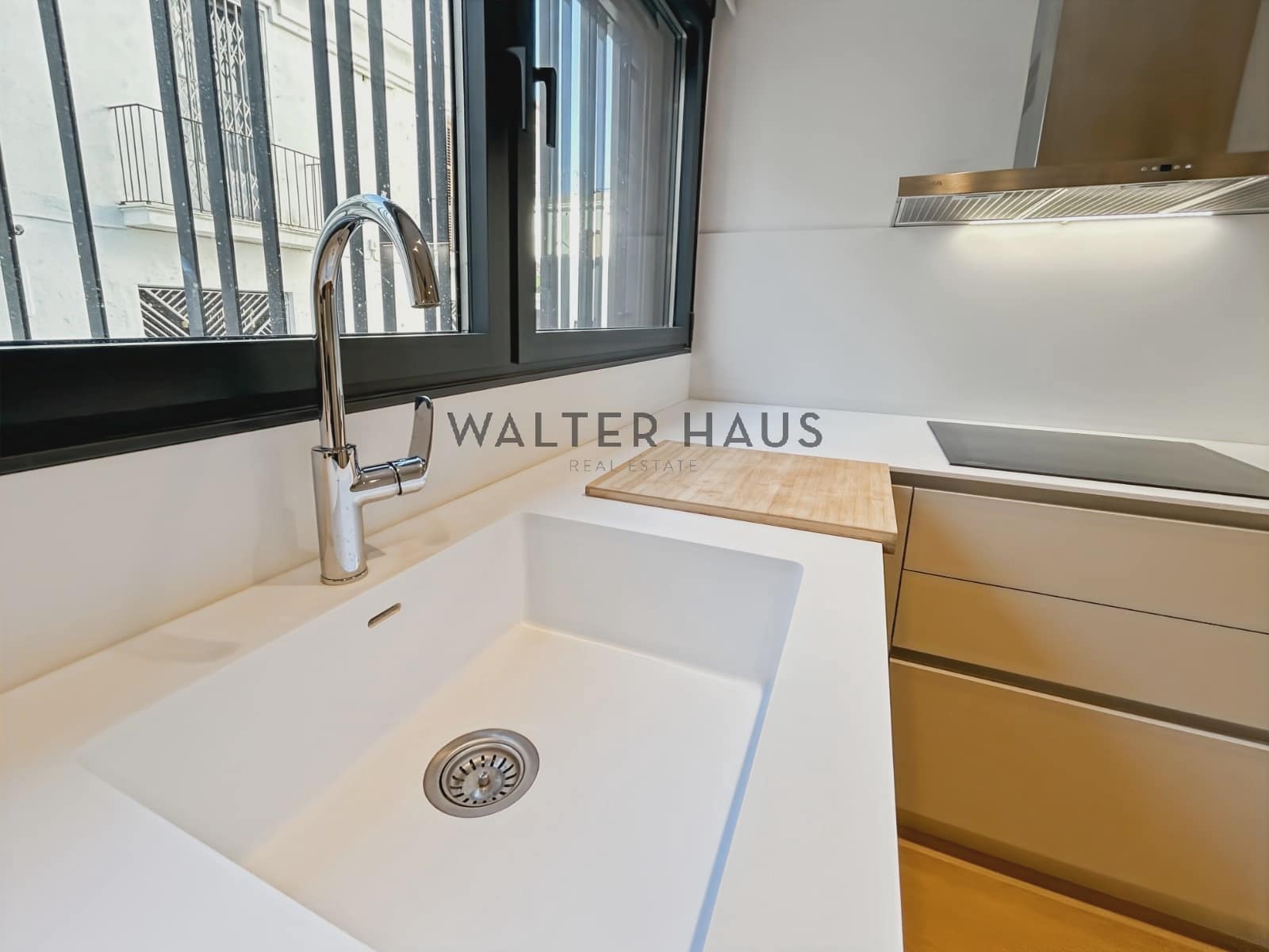 3 soveværelse Lejlighed til leje i Barcelona by med swimmingpool - € 4.700 (Ref: 8697216)