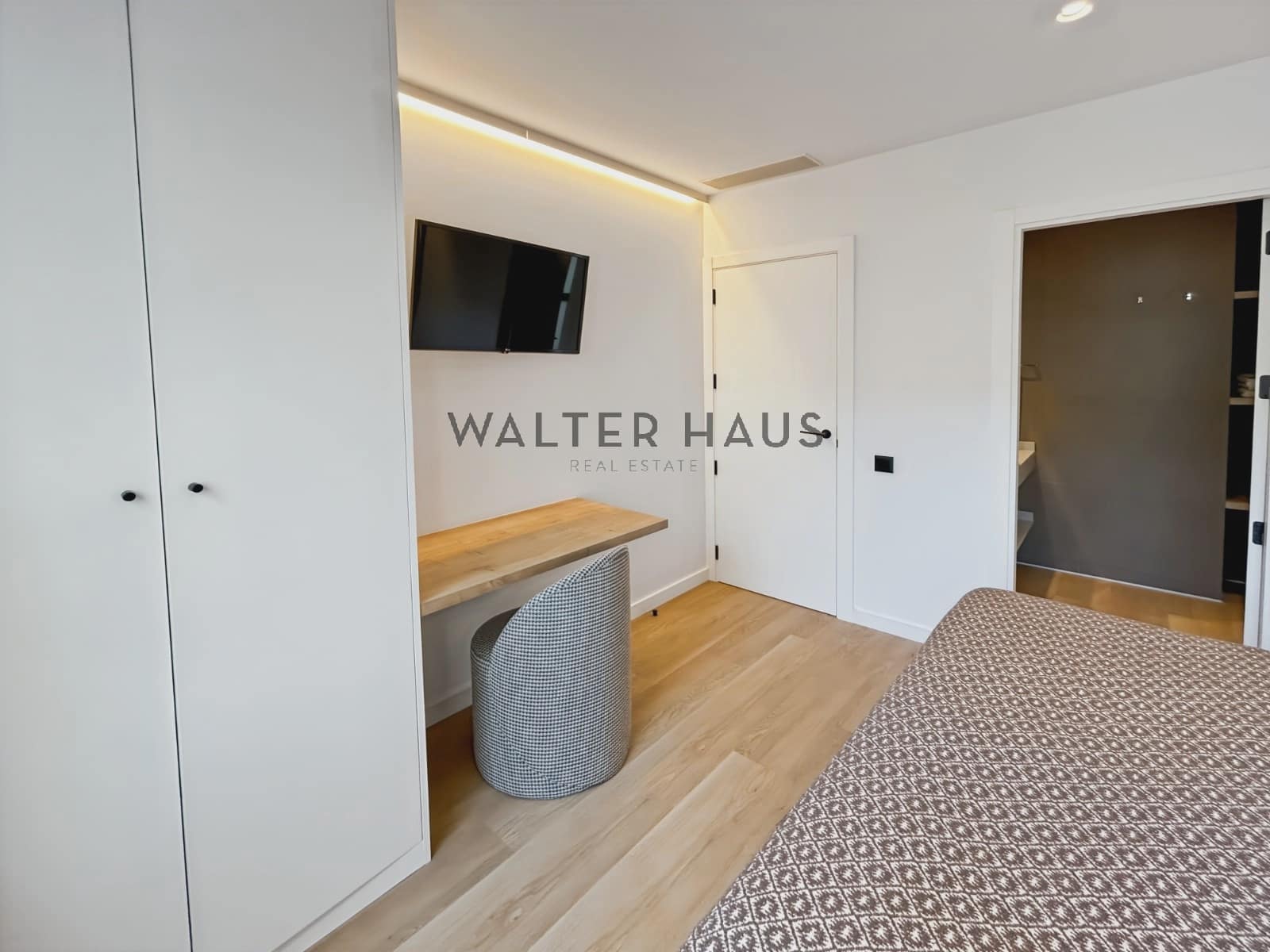 3 soveværelse Lejlighed til leje i Barcelona by med swimmingpool - € 4.700 (Ref: 8697216)