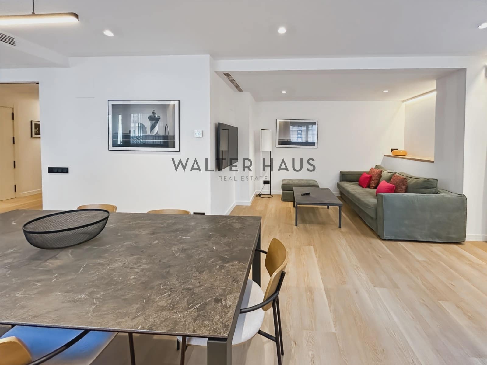 3 soveværelse Lejlighed til leje i Barcelona by med swimmingpool - € 4.700 (Ref: 8697216)