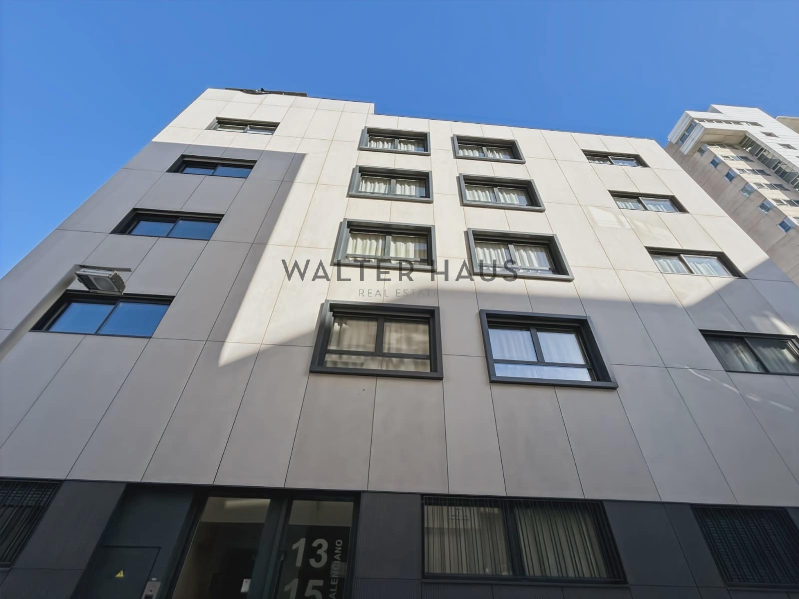 3 soveværelse Lejlighed til leje i Barcelona by med swimmingpool - € 4.700 (Ref: 8697216)