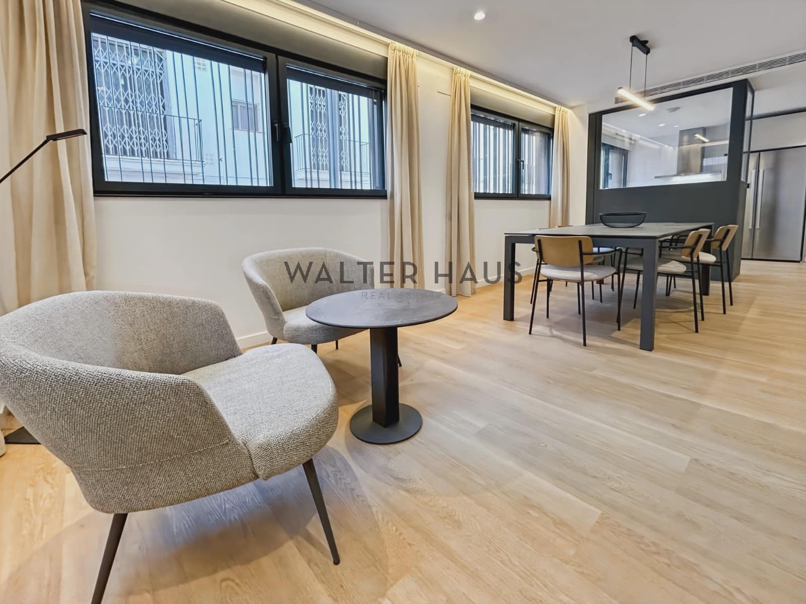 3 soveværelse Lejlighed til leje i Barcelona by med swimmingpool - € 4.700 (Ref: 8697216)