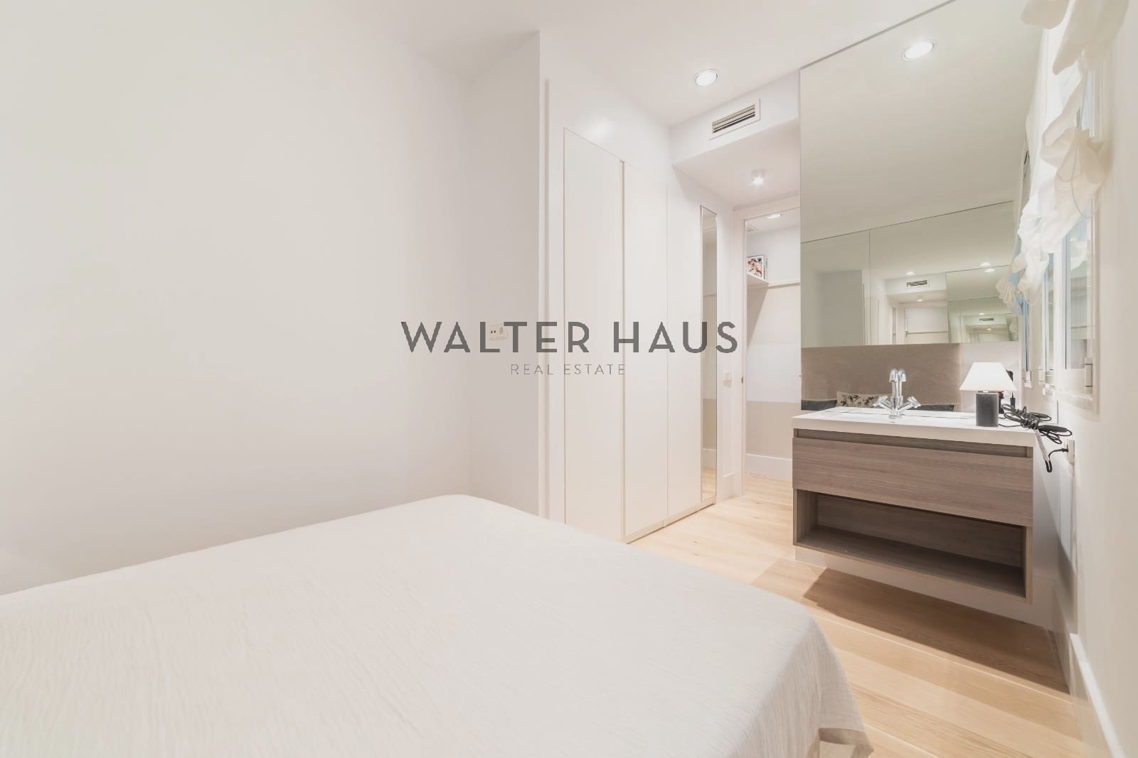 2 soveværelse Lejlighed til salg i Madrid by med swimmingpool - € 899.000 (Ref: 8703188)