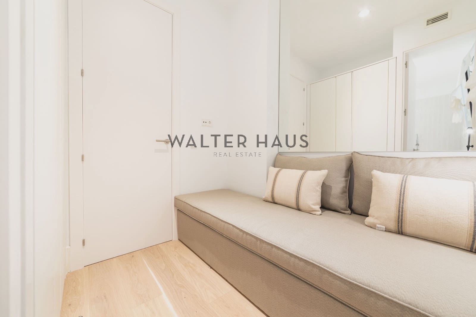 2 soveværelse Lejlighed til salg i Madrid by med swimmingpool - € 899.000 (Ref: 8703188)