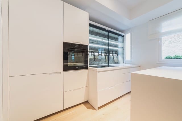 2 bedroom Flat for sale in Almagro, Madrid city with pool - € 899,000 (Ref: 8703188)