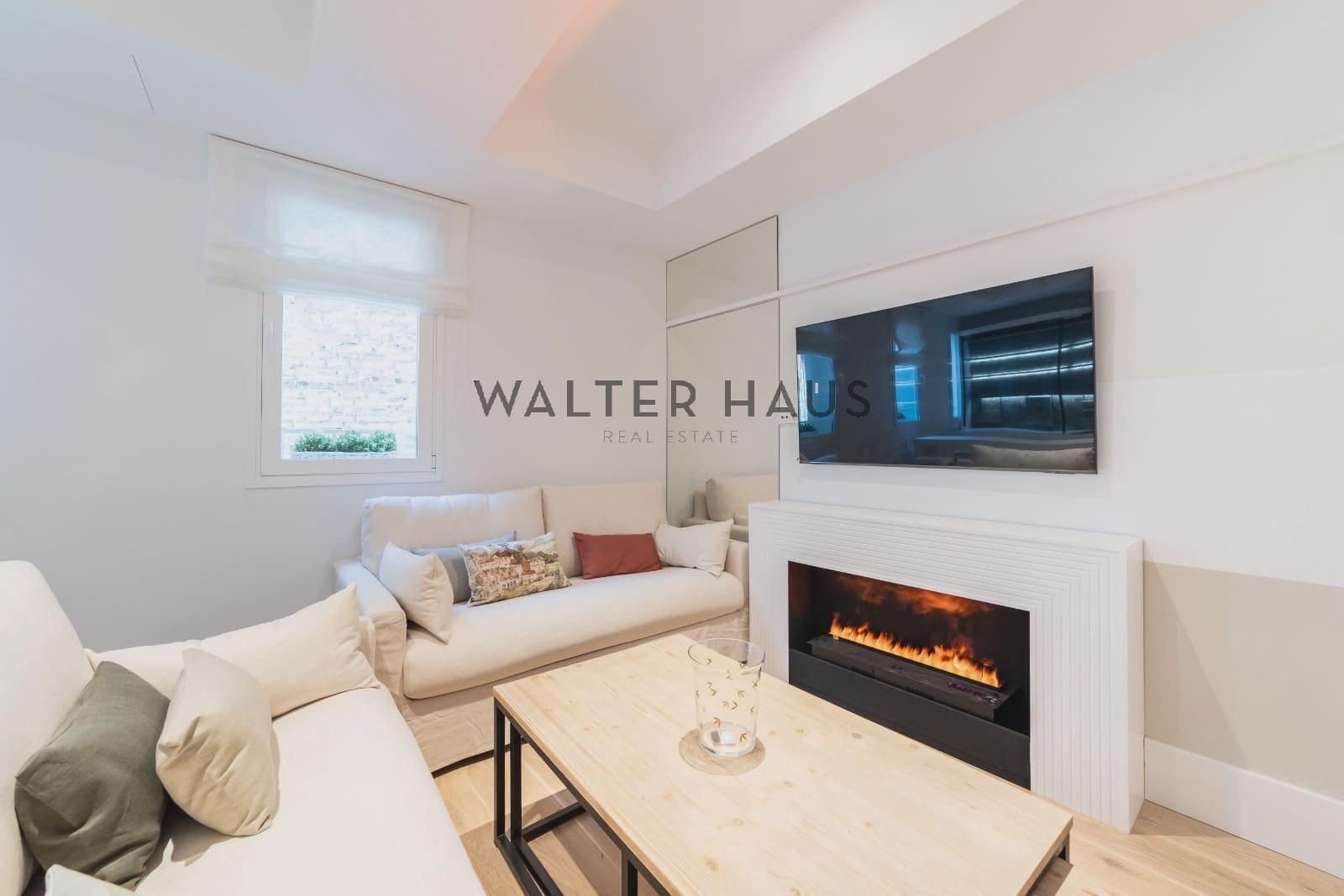 2 soveværelse Lejlighed til salg i Madrid by med swimmingpool - € 899.000 (Ref: 8703188)