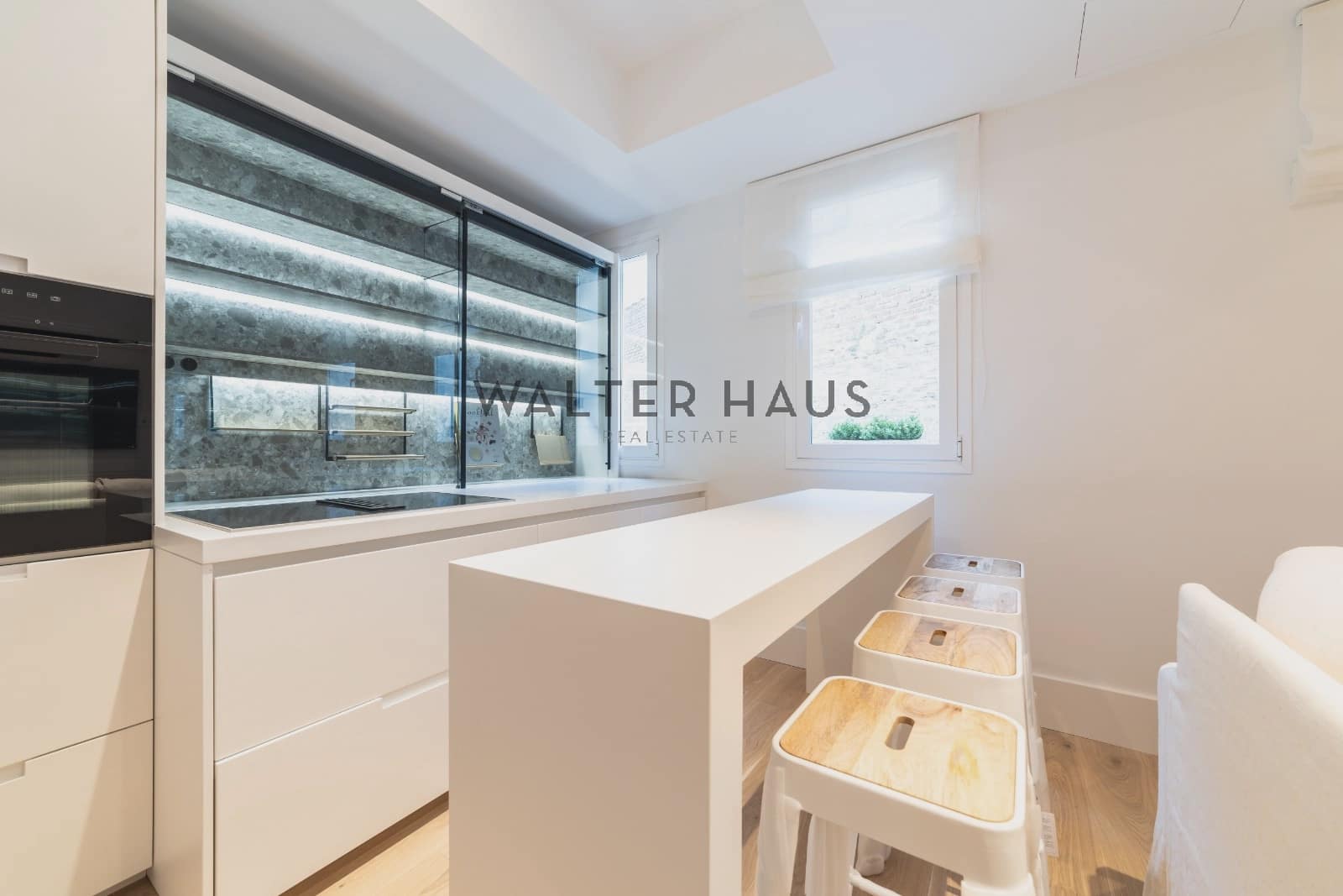 2 soveværelse Lejlighed til salg i Madrid by med swimmingpool - € 899.000 (Ref: 8703188)