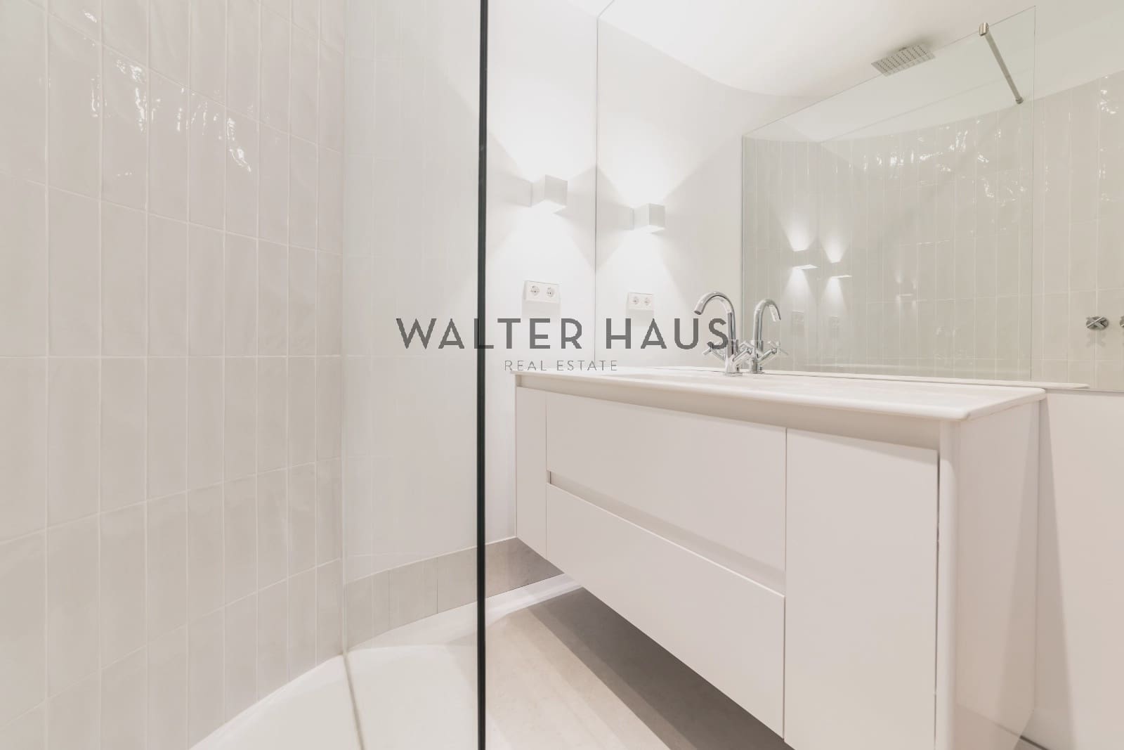 2 soveværelse Lejlighed til salg i Madrid by med swimmingpool - € 899.000 (Ref: 8703188)