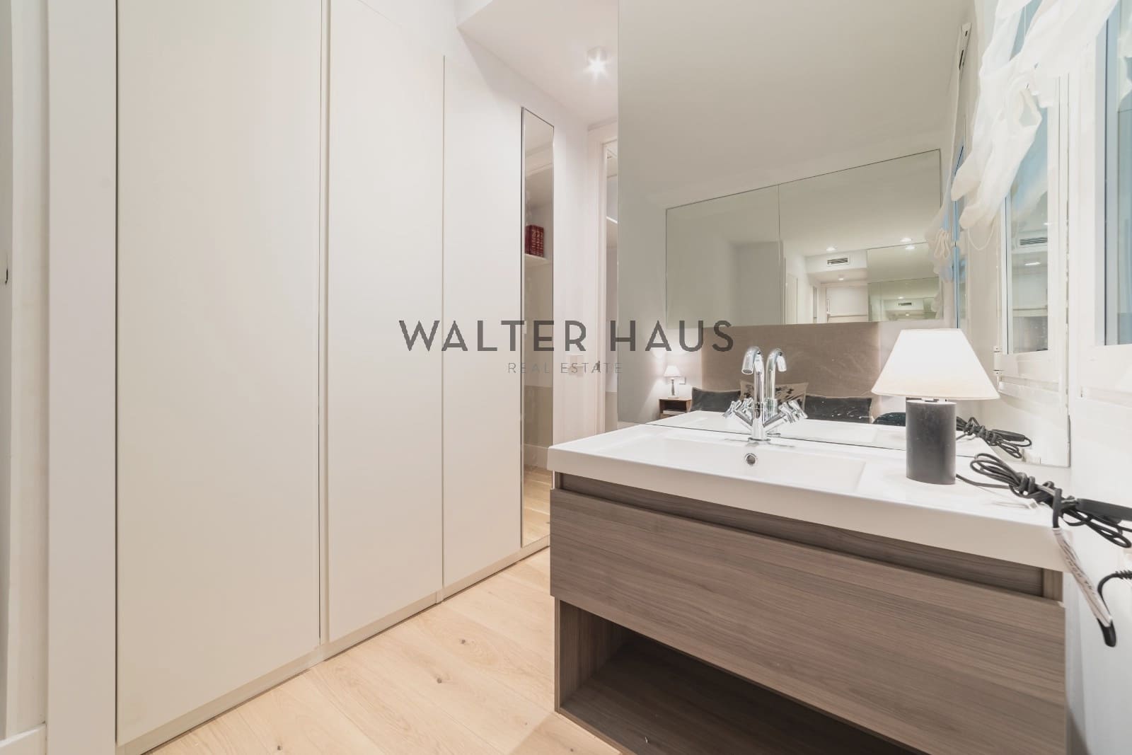 2 soveværelse Lejlighed til salg i Madrid by med swimmingpool - € 899.000 (Ref: 8703188)