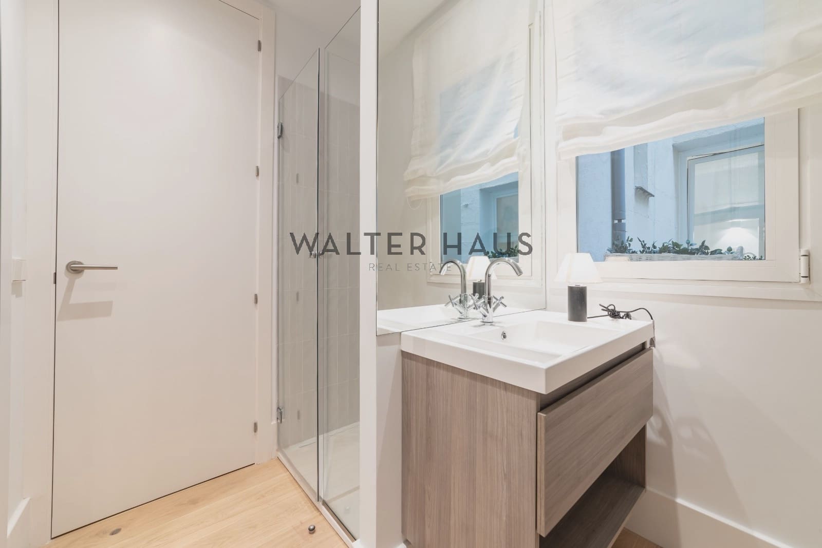 2 soveværelse Lejlighed til salg i Madrid by med swimmingpool - € 899.000 (Ref: 8703188)